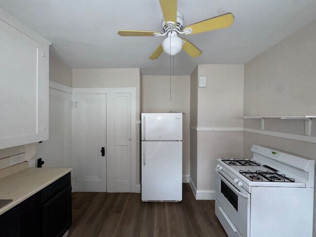 Building Photo - 3264 W 130th St