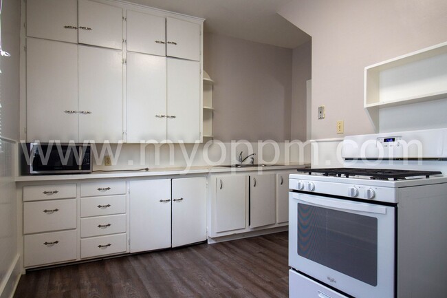 Building Photo - PRINZ 1020 N 32 St