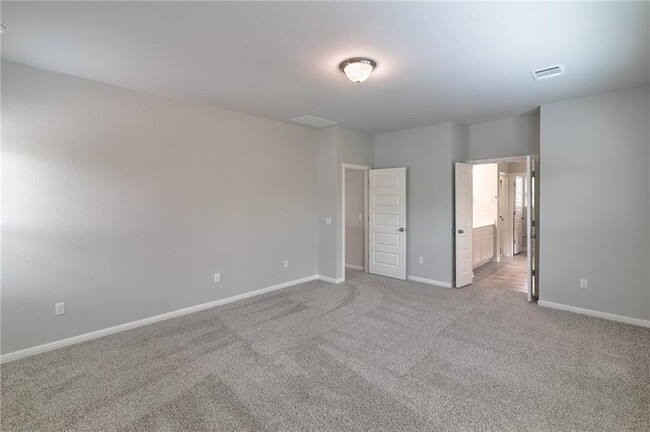 Building Photo - 124 Driftwood Hills Way