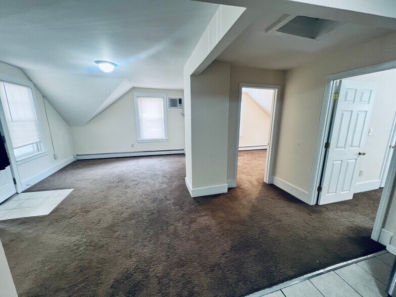 Building Photo - 71 Pembroke Ave