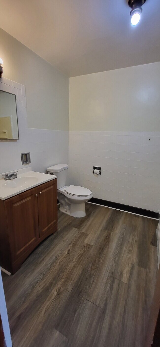 Building Photo - Single Level 2 Bed Half-Duplex
