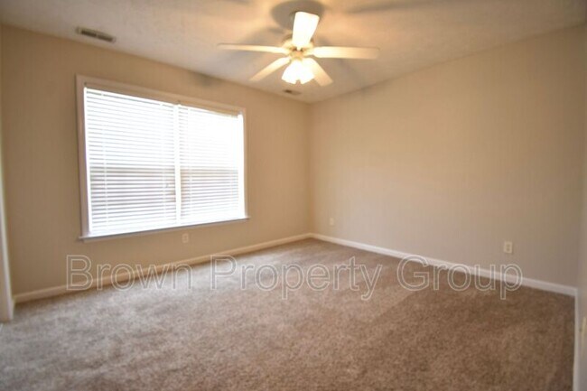 Building Photo - 2812 Bolla Dr