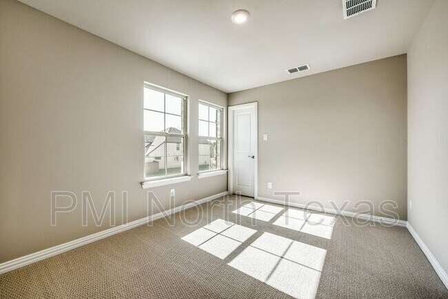 Building Photo - 2116 Covey Ct