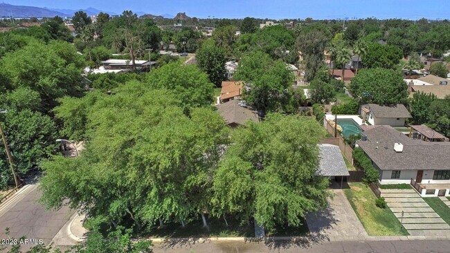 Building Photo - 1428 S Oakley Pl
