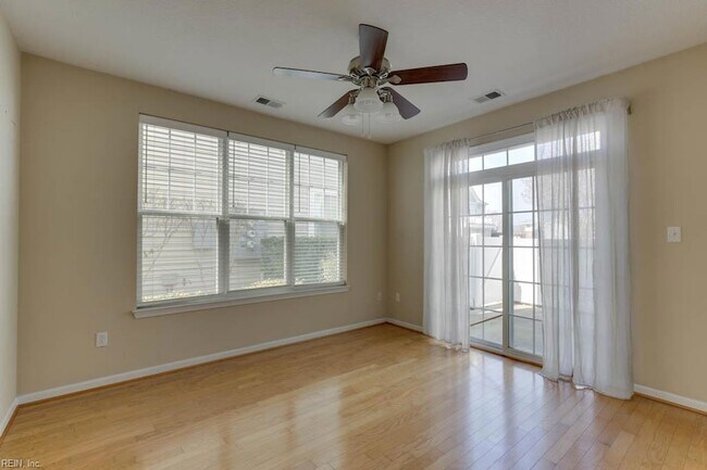 Building Photo - 4138 Seafarer Ave