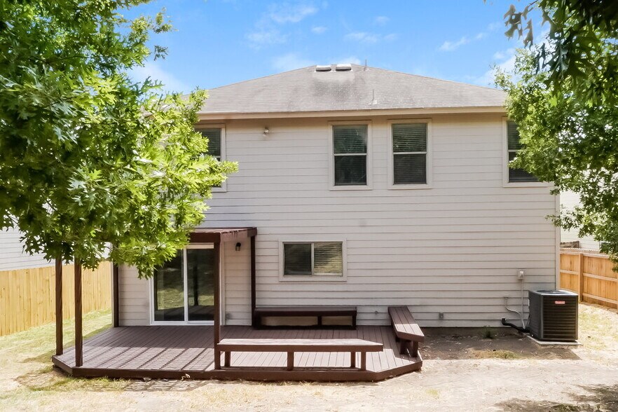 Building Photo - 14430 Bowhill Glen