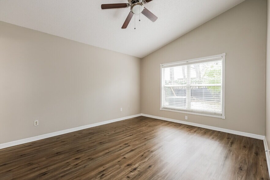 Building Photo - 4007 Fontana Pl