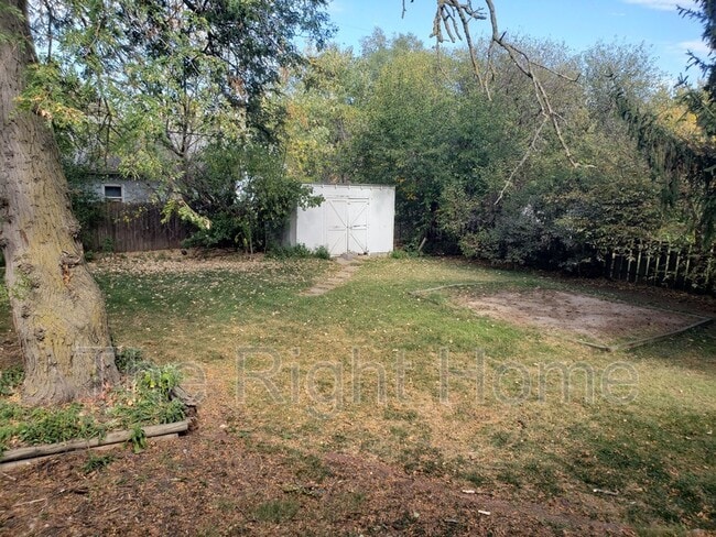 Building Photo - 8334 Izard St