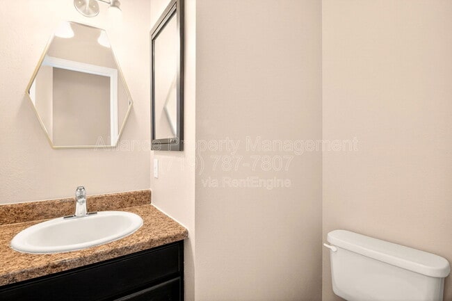 Building Photo - 8131 Oliver Rd