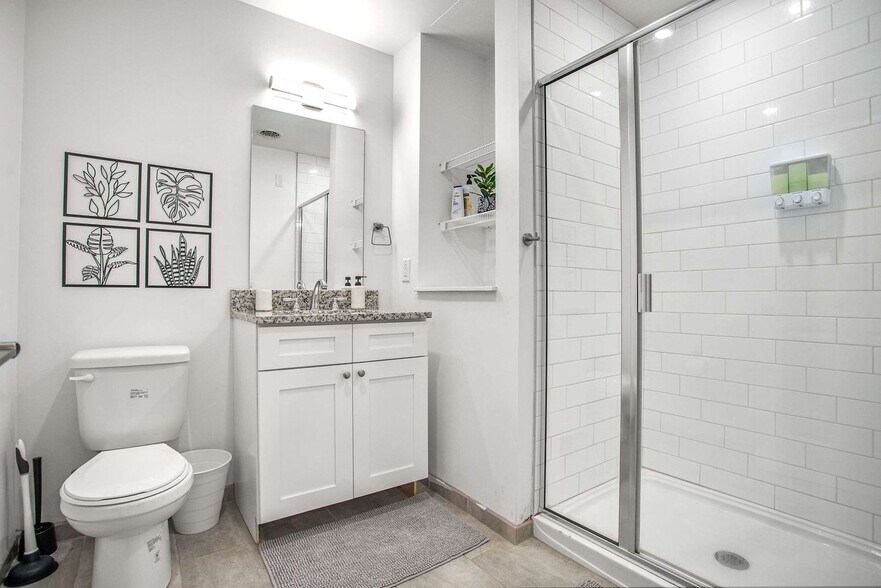 Building Photo - 209 9th St