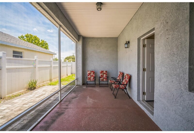 Building Photo - 10517 Camelia Dr