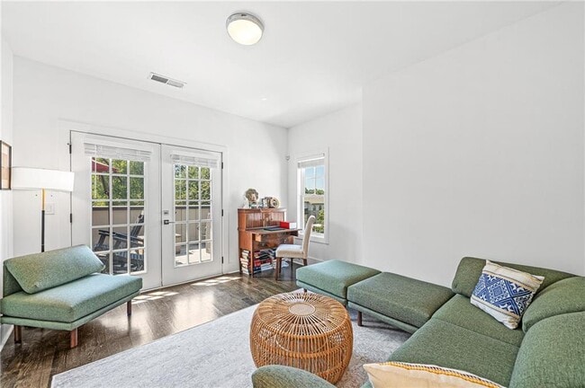 Building Photo - 1801 Huntington Hills Ln NW