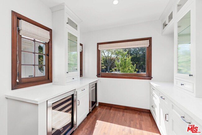 Building Photo - 1039 Hi Point St