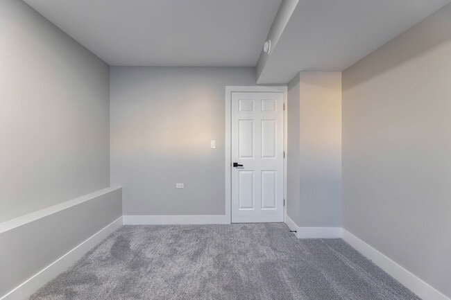 Building Photo - 5552 S Shields Ave