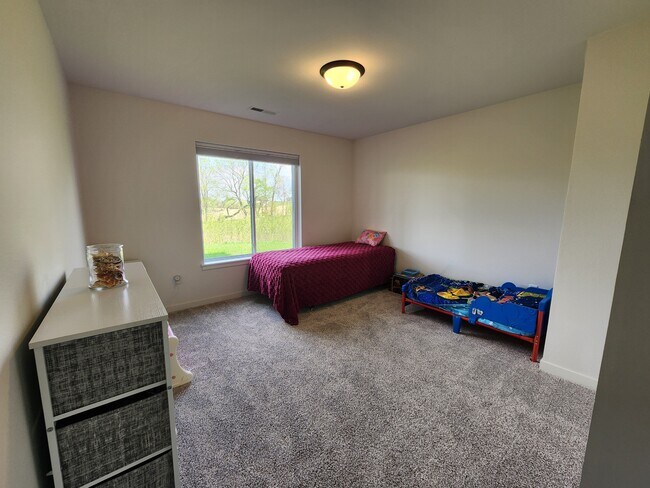 Building Photo - 114 Dogwood Ln