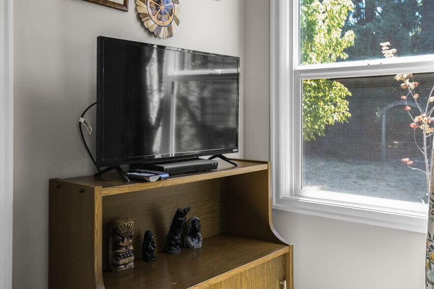 Building Photo - 4416 NE Prescott St