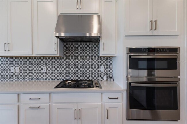 Building Photo - 9312 Tequila Sunrise Dr
