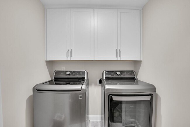 Building Photo - Bull Street District 3 Bedroom 3.5 Bath