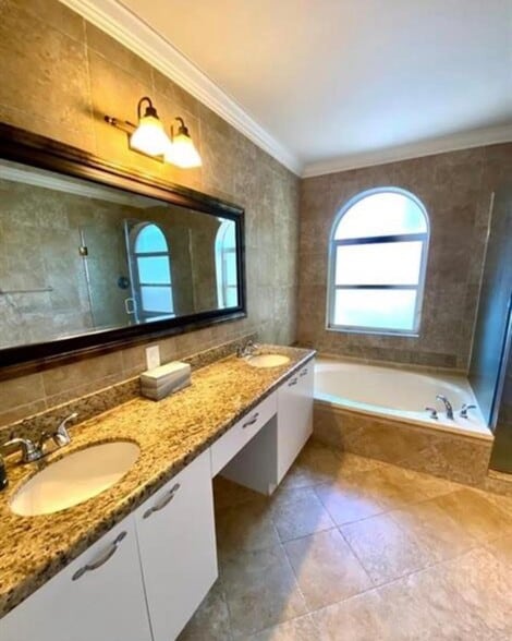 Building Photo - 599 NW 87th Ter