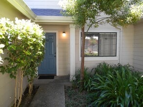 Building Photo - Two Story - Two Bedroom Condo