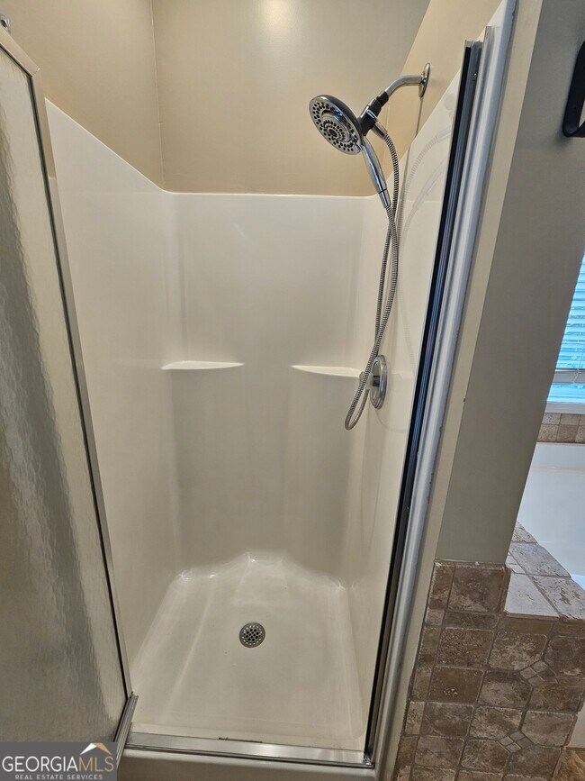 Building Photo - 31 Ridgeview Dr