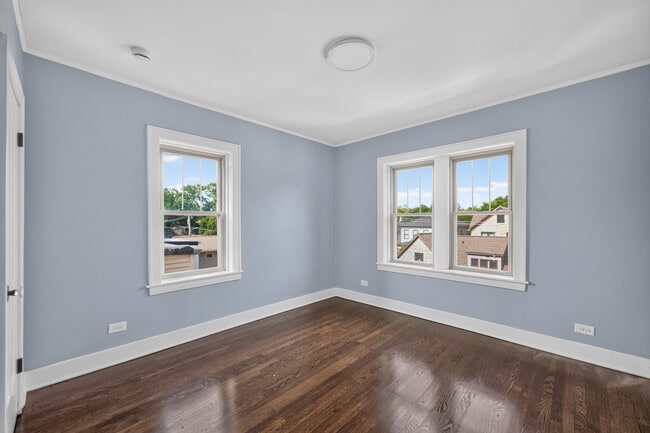 Building Photo - 1101 S Oak Park Ave