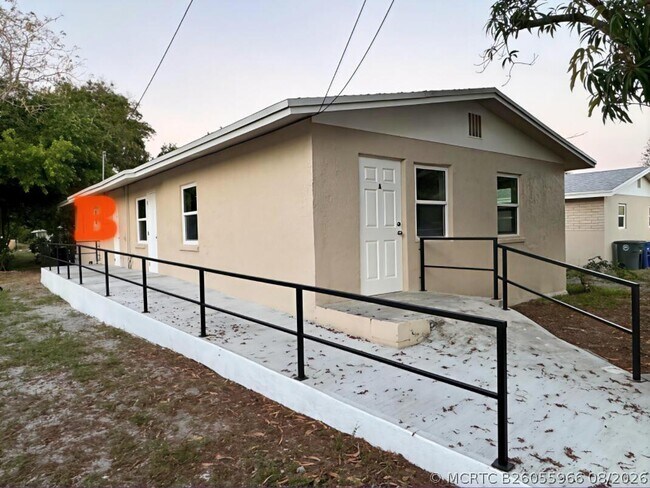 Building Photo - 1502 AVENUE I B Ave