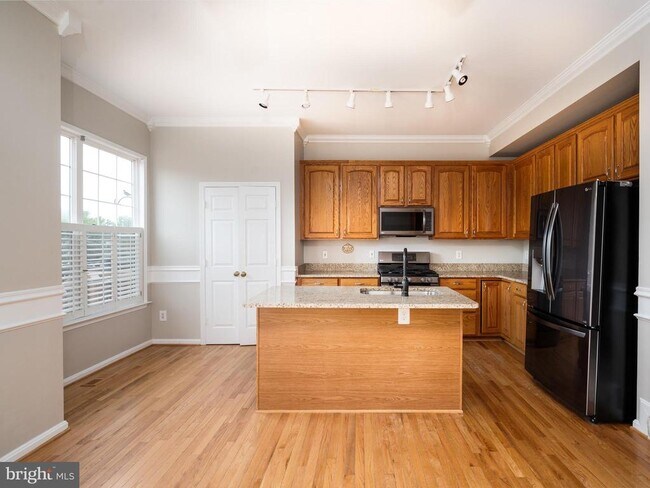 Building Photo - 3766 Tonbridge Pl