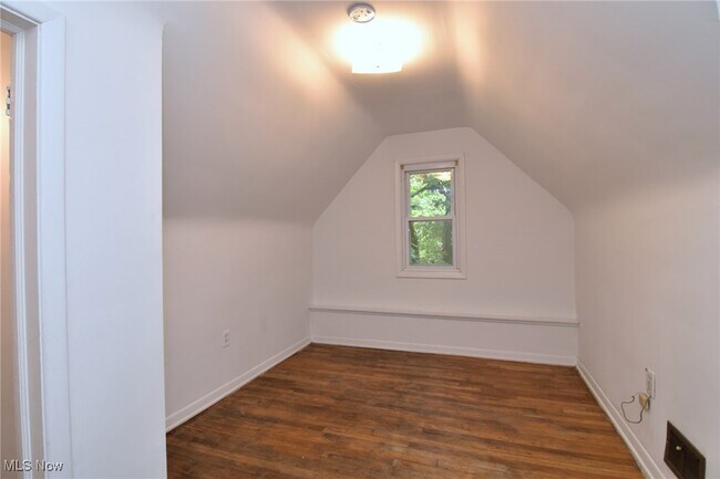 Building Photo - 4025 Ellendale Rd