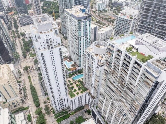 Building Photo - 1050 Brickell Ave