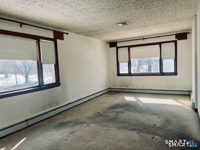 Building Photo - 1567 Main St