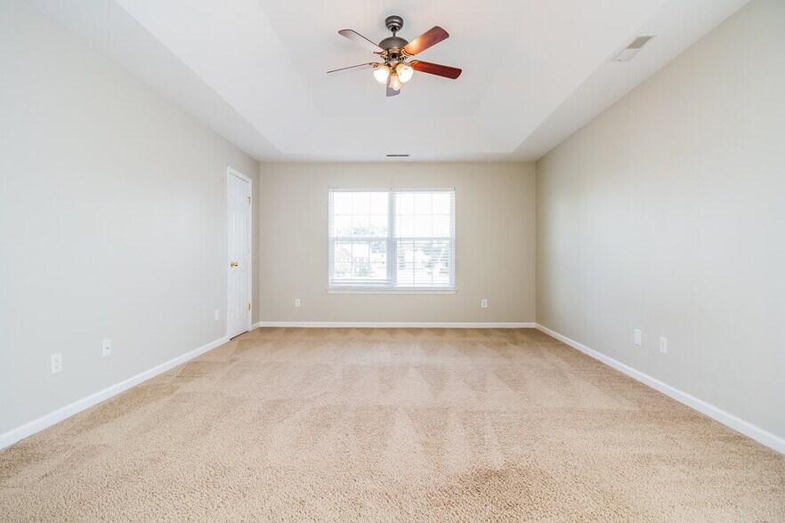 Building Photo - 2023 Trenton Dr