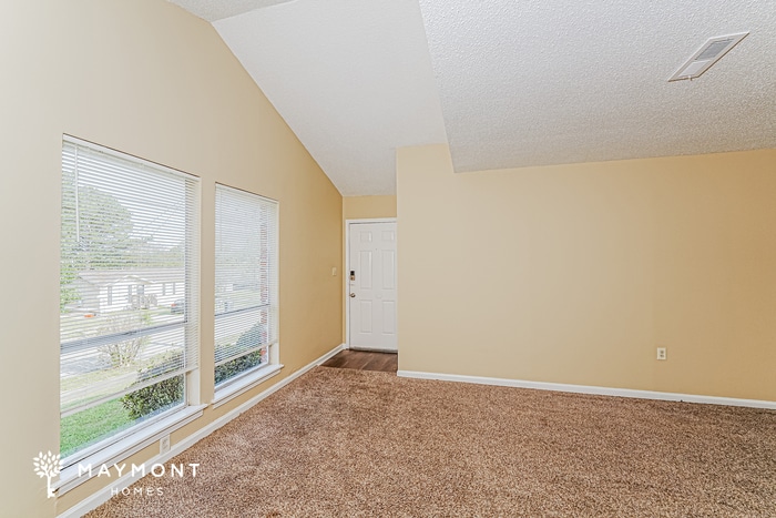 Building Photo - 225 Bayberry Rd