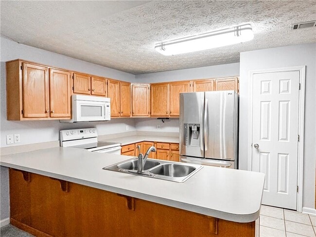 Building Photo - 3955 Hidden Hollow Dr