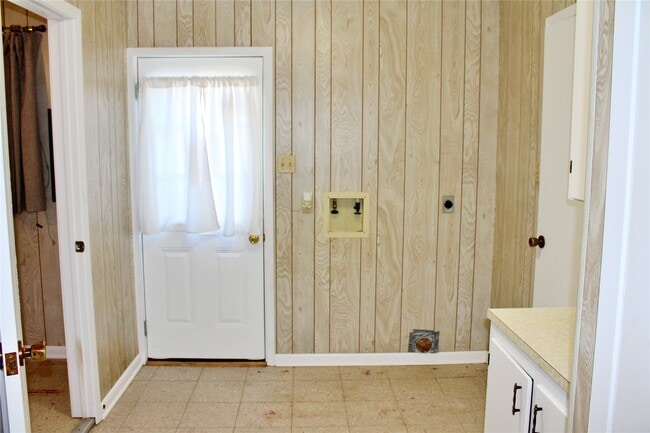 Building Photo - 218 Smith St