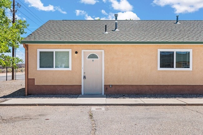 Building Photo - 530 Arizona St