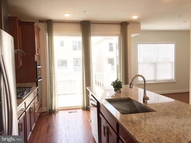 Building Photo - 22591 Amendola Terrace