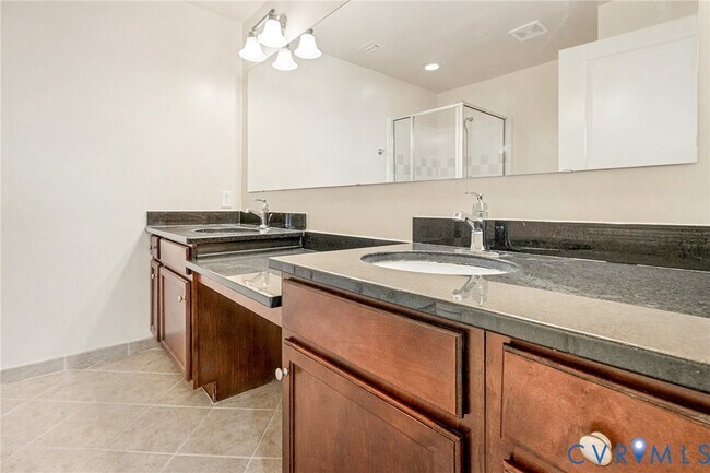 Building Photo - 1101 Haxall Point