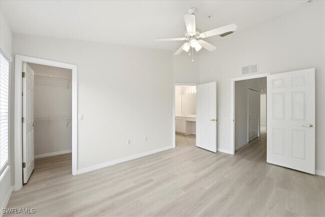 Building Photo - 1059 Albany Ct