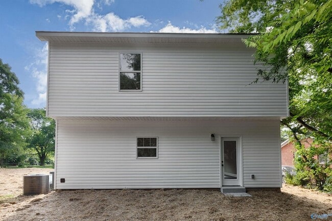 Building Photo - 1711 Golf Club Ln NW