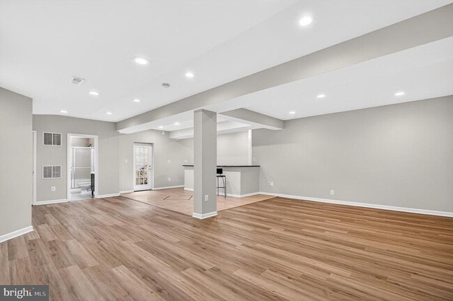 Building Photo - 42071 Pepperbush Pl