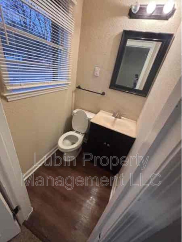 Building Photo - 4017 Mountain Terrace St