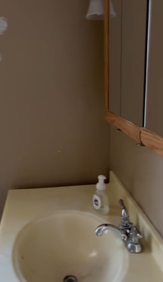 bathroom sink - 149 Mechanics St