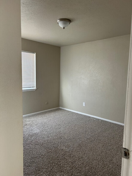 Building Photo - 4311 Lashelle Ave