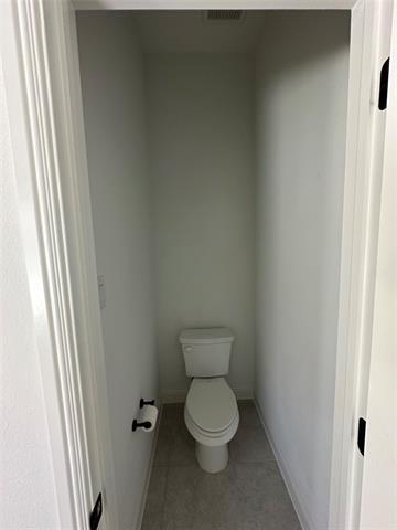 Building Photo - 3320 Oak Ln