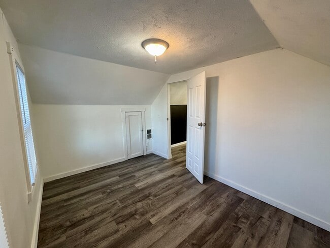 Building Photo - 4364 Ave F