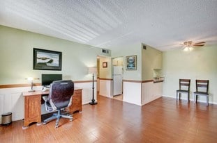 Building Photo - 1758 Abbey Rd