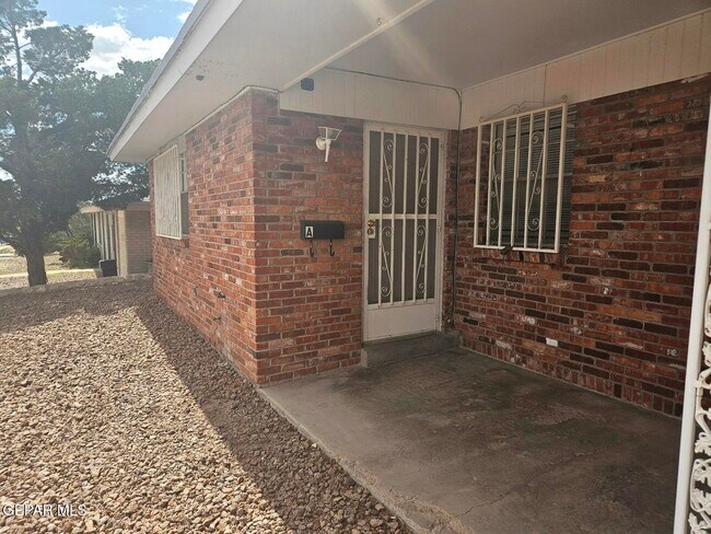 Building Photo - 6832 Escondido Dr