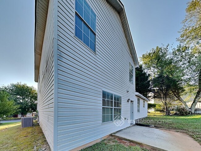 Building Photo - 2169 Silver Thorn Ct