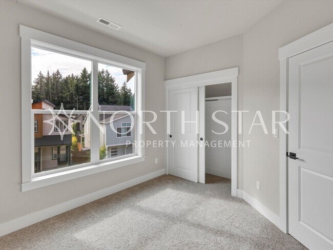 Building Photo - 8898-8898 Serenity Ter